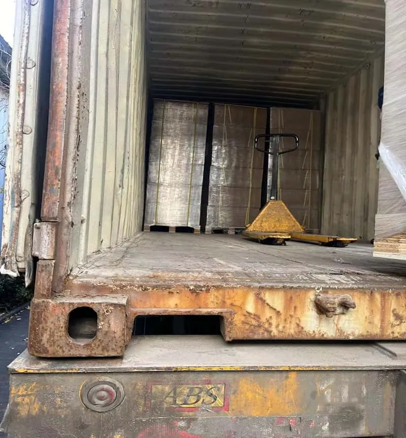 Middle East Customer order is loading